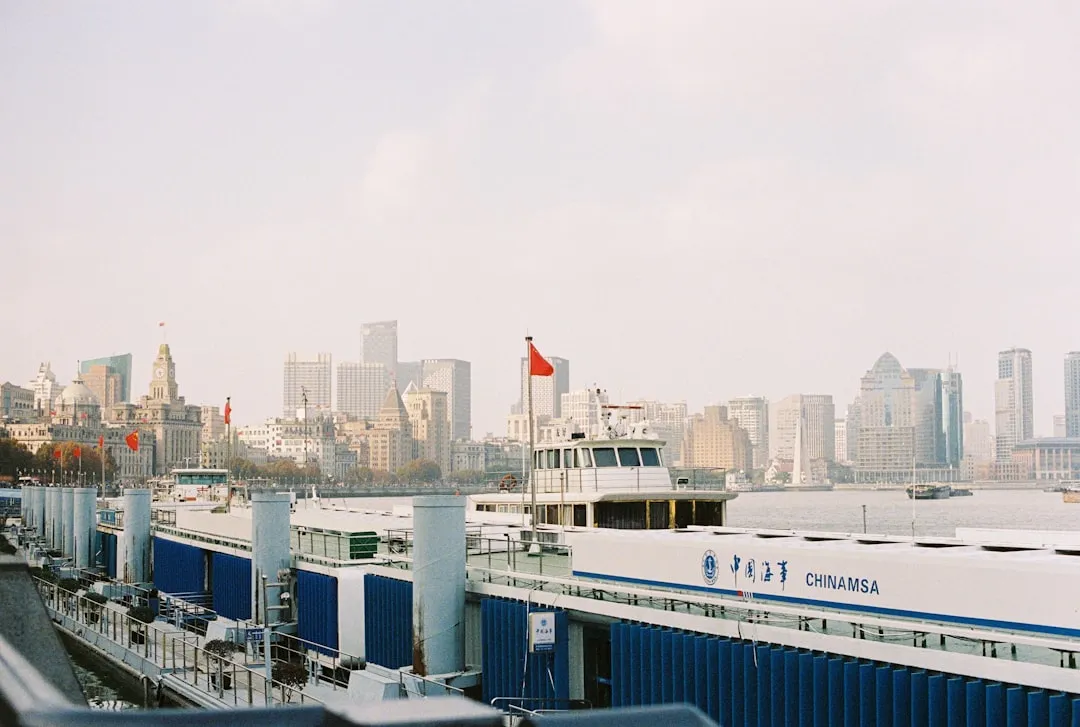 2025年智慧教育技术趋势：AI与物联网如何重塑南京校园教学环境