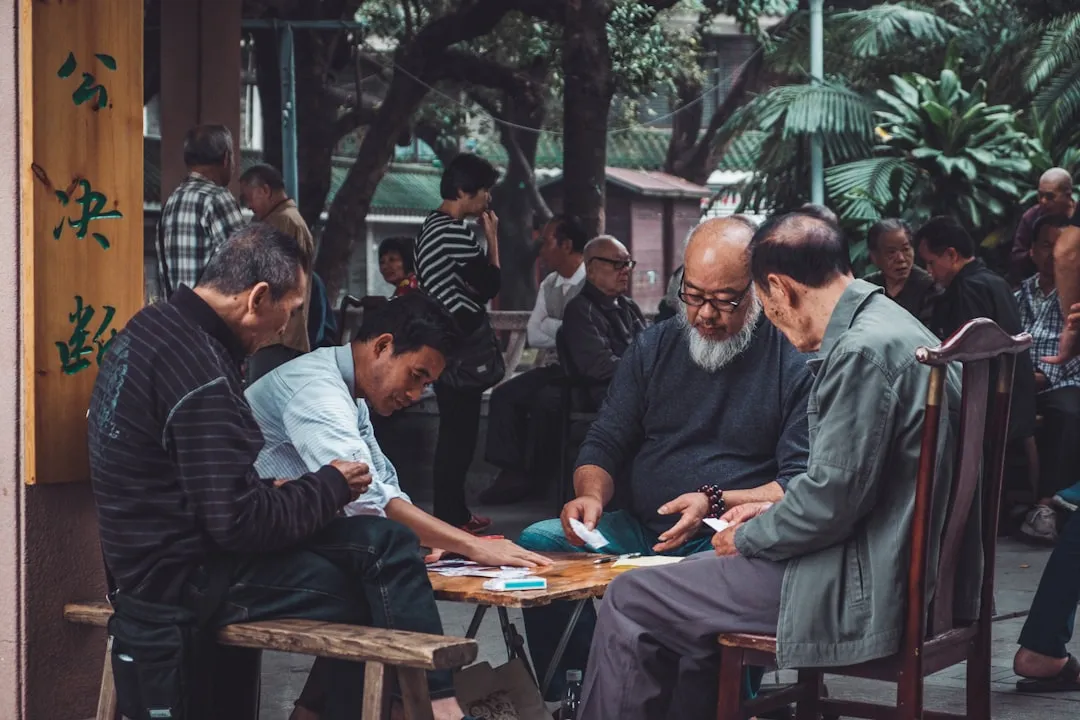 教学设备选购指南：南京地区智慧教室硬件配置方案对比